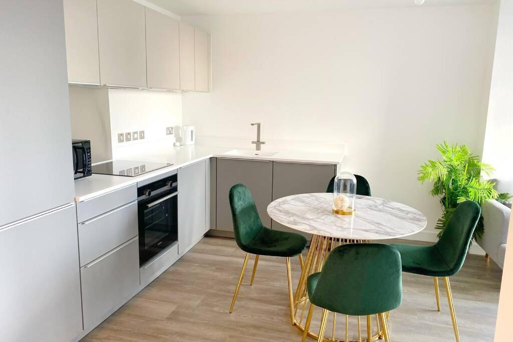 Luxury 2 Bedroom Apartment, Broad Street Birmingham Extérieur photo